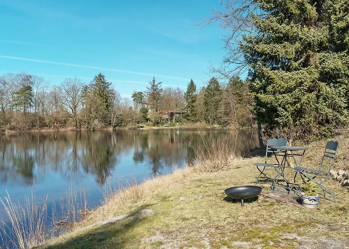 Idyllic Lakeside *
